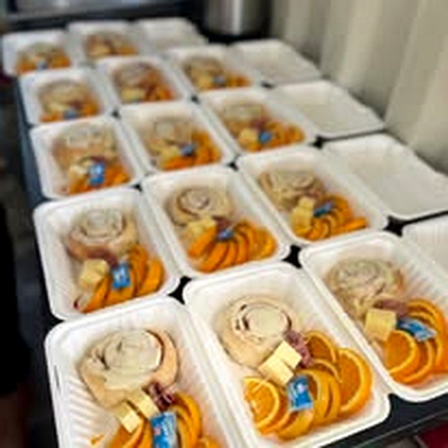 Individual fruit packs for catering