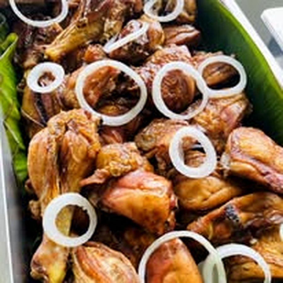 Chicken tray with onion rings
